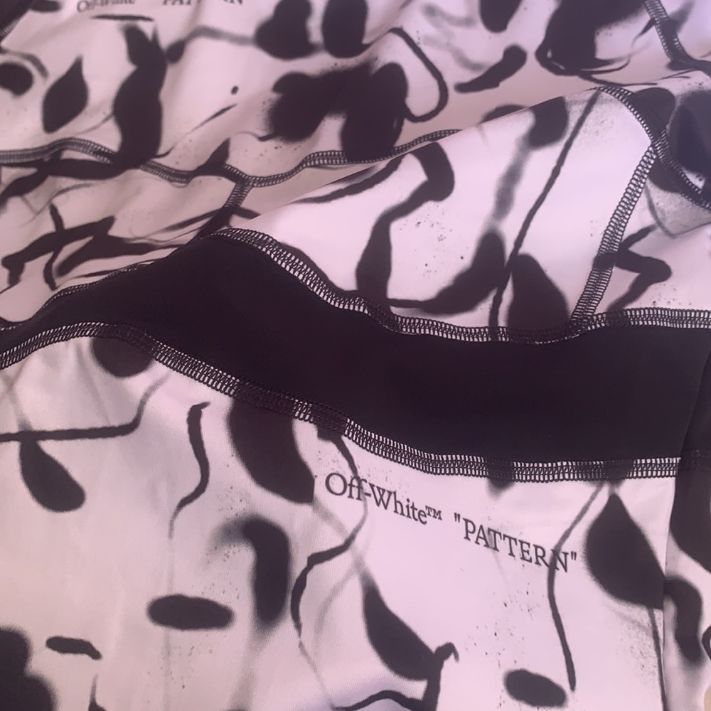 Off White - Limited Top - Picture 2 of 5